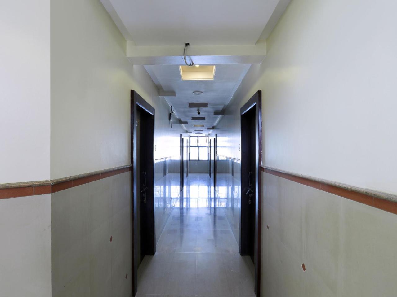 Oyo 4198 Hotel Shri Sai Murli Ширди Экстерьер фото