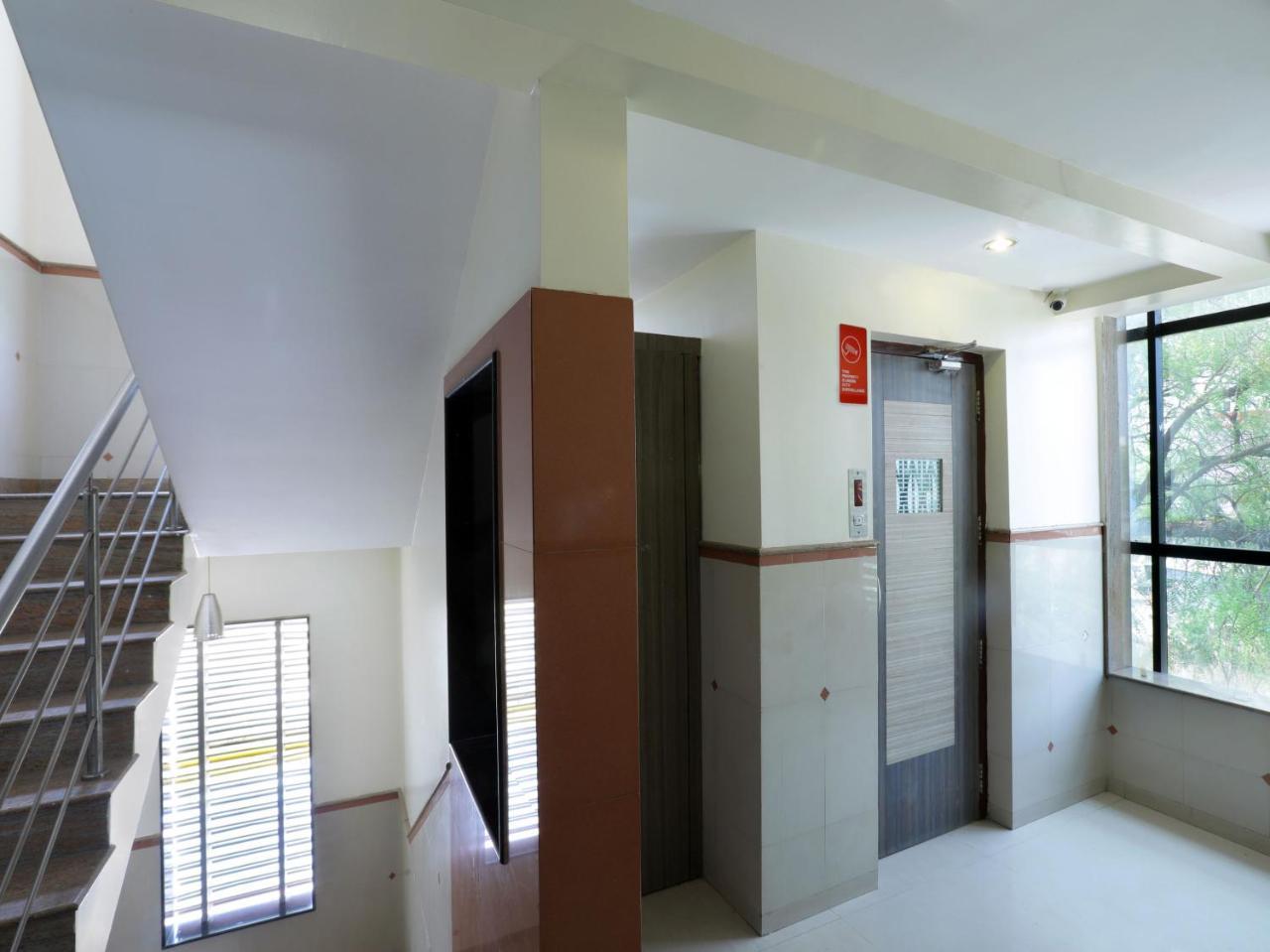 Oyo 4198 Hotel Shri Sai Murli Ширди Экстерьер фото
