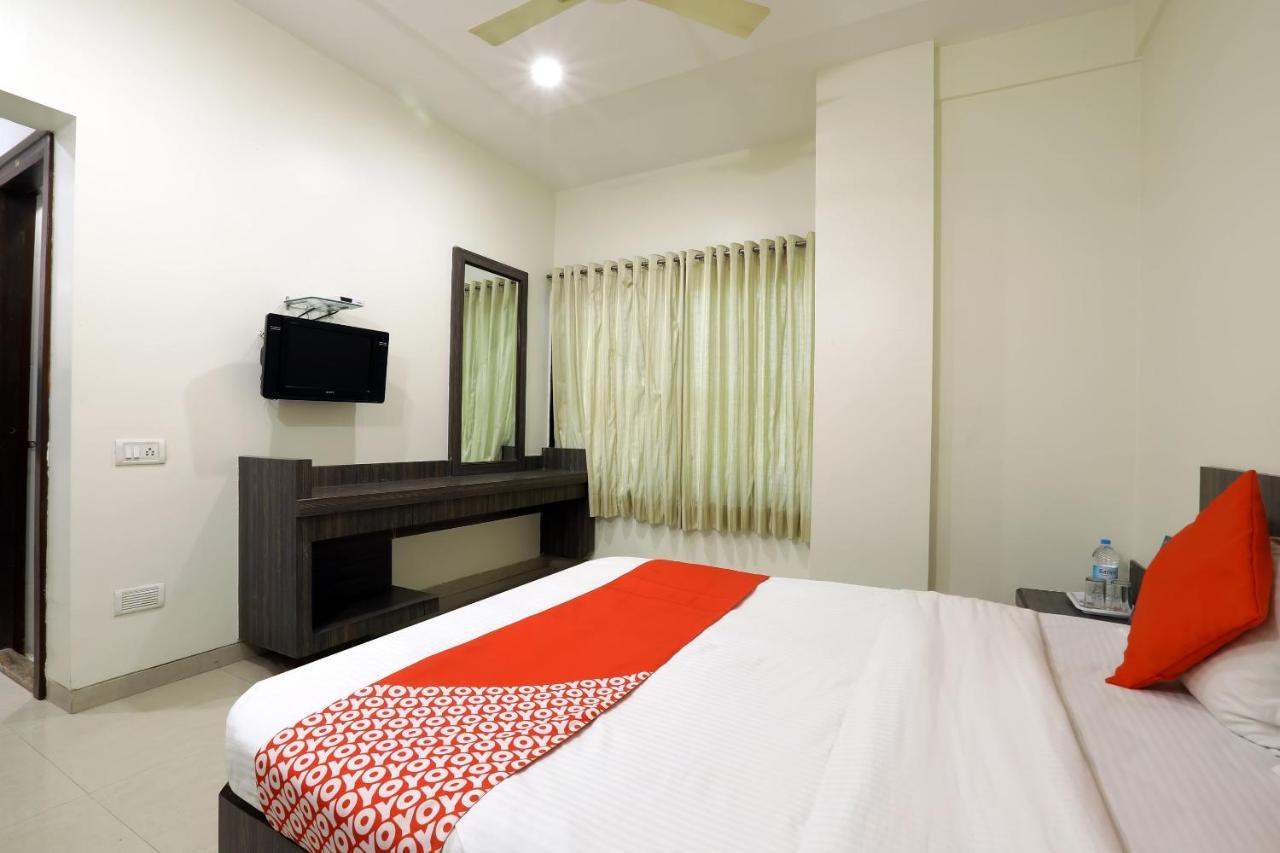 Oyo 4198 Hotel Shri Sai Murli Ширди Экстерьер фото